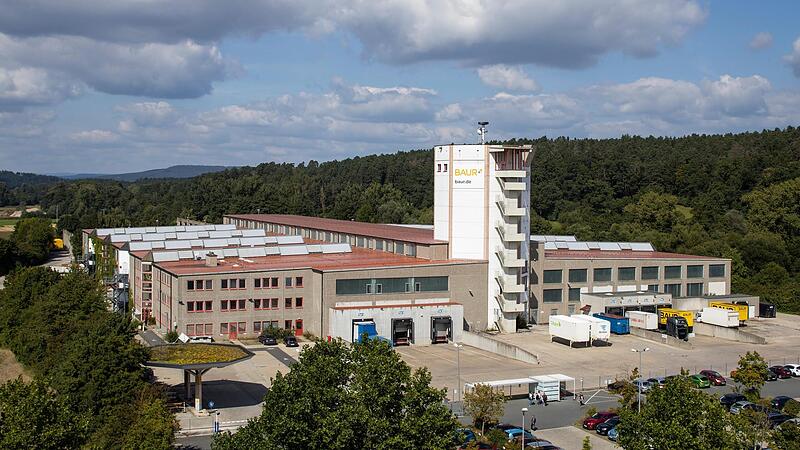 Baur plant, den Logistik-Standort Weismain zu schließen. Bis Weihnachten soll ein Sozialplan für die Beschäftigten vorliegen.