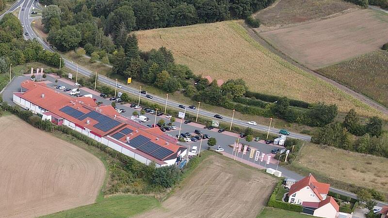 Auf weiteren 8000 Quadratmetern wird sich das Stegauracher Versorgungszentrum neben der B 22 ausbreiten.