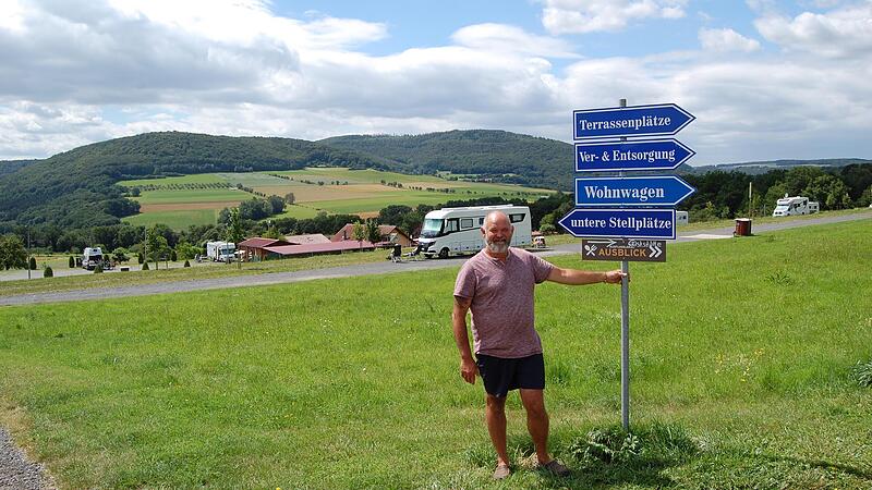Den Blick in Richtung Sodenberg schätzen die Gäste von Karl-Heinz Reuß auf dem Forellenhof in Diebach. Den Blick in Richtung Sodenberg schätzen die Gäste von Karl-Heinz Reuß auf dem Forellenhof in Diebach.