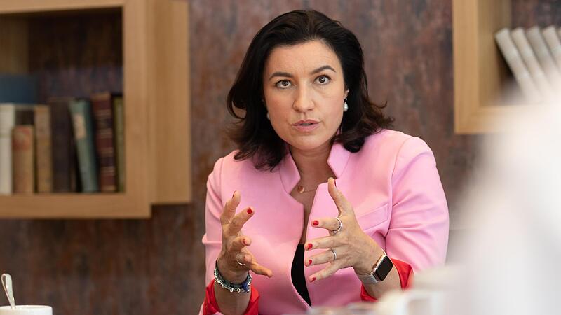 "Man wird im Alltag sehr h&auml;ufig aggressiv angesprochen - und mehr und mehr angep&ouml;belt", sagt die stellvertretende Vorsitzende der CDU/CSU-Bundestagsfraktion Dorothee B&auml;r. Foto: Daniel Biscan