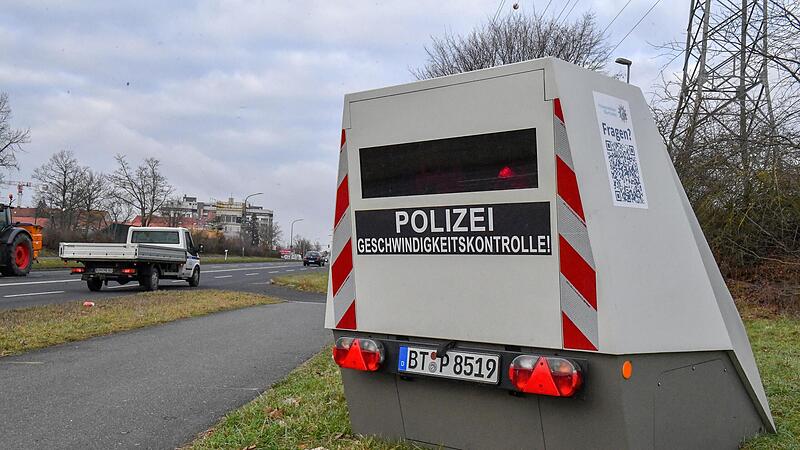 Wer zu schnell fährt, sieht rot.