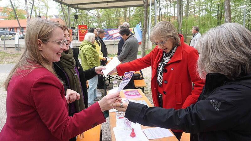 Zum Tag der Arbeit am gestrigen 1. Mai hatte der DGB eine Kundgebung in Herzogenaurach organisiert. Zum Tag der Arbeit am gestrigen 1. Mai hatte der DGB eine Kundgebung in Herzogenaurach organisiert.