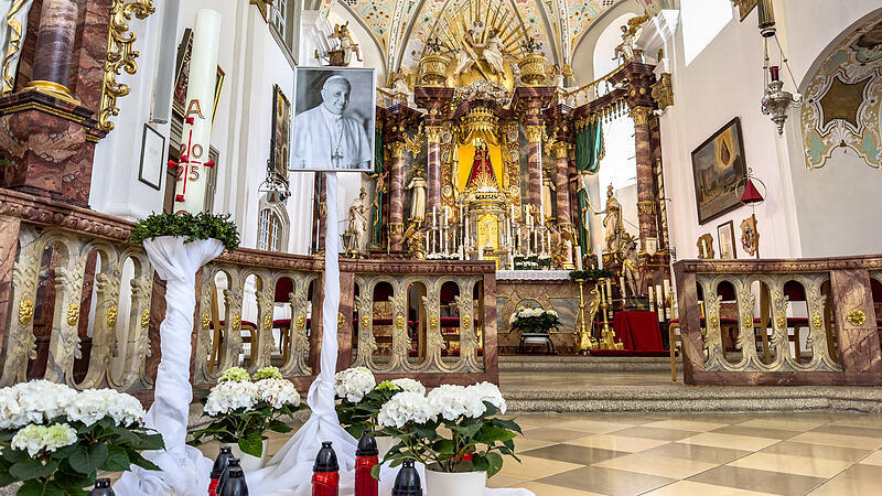 Trauerst&auml;tte f&uuml;r den verstorbenen Franziskus