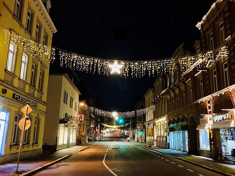 Weihnachtsbeleuchtung Coburg schon an: Anschluss im Kaufhof