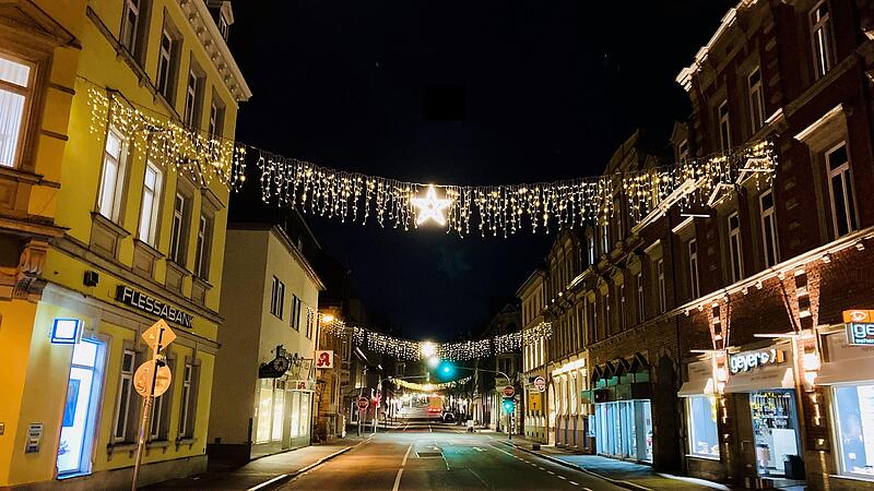 Weihnachtsbeleuchtung Coburg schon an: Anschluss im Kaufhof