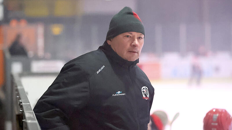 Ha&szlig;furt Trainer Milan Mazanec ist mit dem Verlauf und dem Abschneiden der  Hawks in der Saison 2025/26 bislang zufrieden. Er w&uuml;nscht sich nun im Play-off-Viertelfinale seiner Mannschaft gegen den EV Germering nat&uuml;rlich weitere Erfolge: &bdquo;Wir wollen ins Finale kommen&ldquo;, so sein Wunsch.