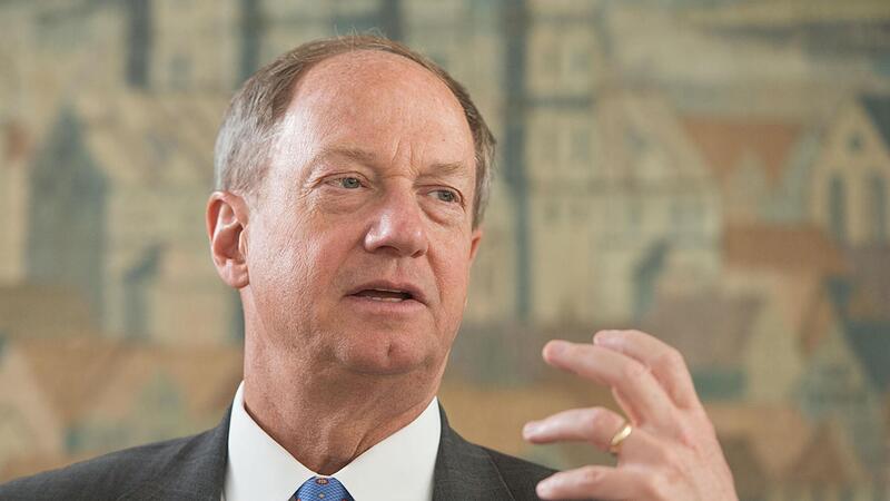 John Emerson in seiner Zeit als US-Botschafter bei einem Gespräch mit dieser Redaktion.