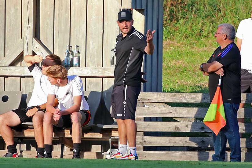 „Unser neuer Trainer Andi Böhnlein leistet bisher hervorragende  Arbeit“, sagt André Vetter, der Sportlicher Leiter des SV Gifting.