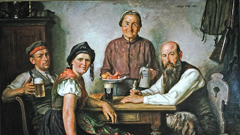 1925 malt Michel Wei&szlig; diese am&uuml;sante Szene f&uuml;r die Brotzeitstube der Reichelbr&auml;u. Der Hund des J&auml;gers, dessen Gewehr rechts an der Wand h&auml;ngt, schaut l&uuml;stern auf die Knackw&uuml;rste. Die Portr&auml;tierten blicken den Betrachter direkt an und schaffen so eine intime N&auml;he.