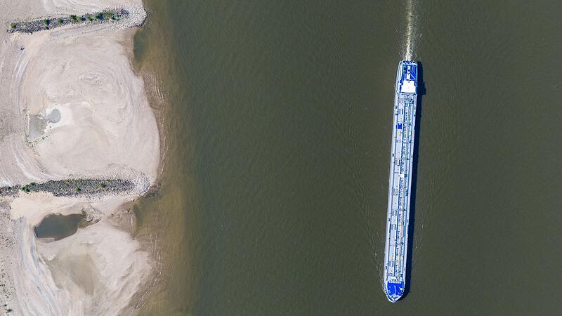 Niedrigwasser im Rhein Niedrigwasser im Rhein