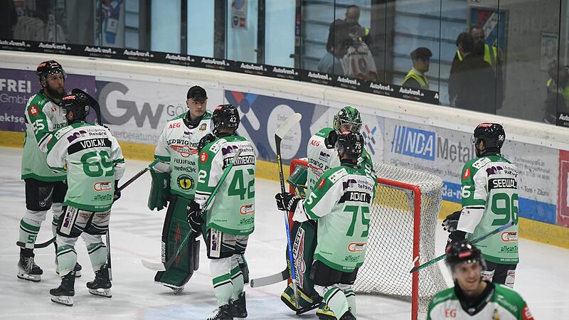 Michael Kunstmann (ohne Helm) wird auch für Kooperationspartner Schweinfurt in der Bayernliga auflaufen. Michael Kunstmann (ohne Helm) wird auch für Kooperationspartner Schweinfurt in der Bayernliga auflaufen.