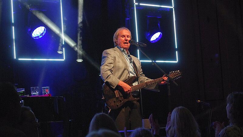 Chris de Burgh begeisterte auf seiner Tour zum 50. Bühnenjubiläum die Fans im Max-Littmann-Saal des Regentenbaus 