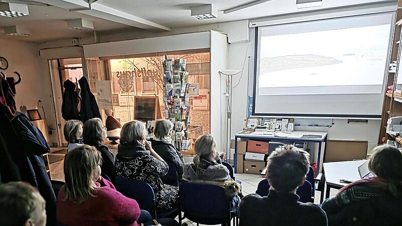 Filmabend „Nachhaltiger Tourismus“. Filmabend „Nachhaltiger Tourismus“.