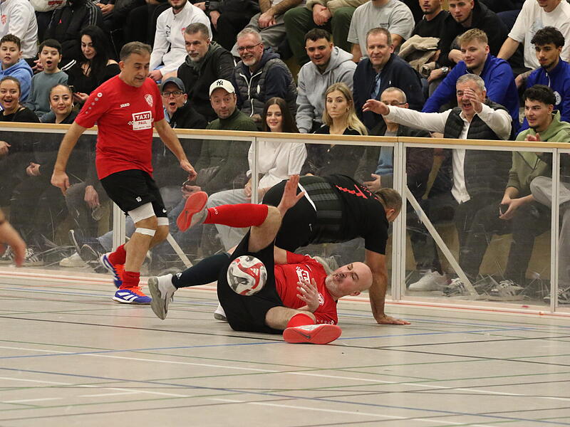 Eine gut besuchte Ehrenb&uuml;rghalle und Fu&szlig;ball-Action mit hochkar&auml;tigen Teams: Der TKV-Cup am Sonntag, 18. Januar, verspricht viel Unterhaltung.