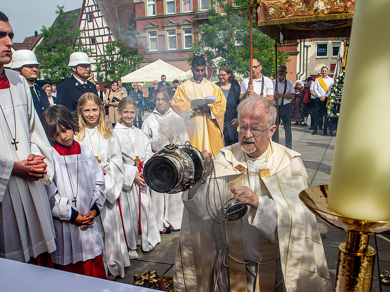 In diesem Jahr war die Fronleichnamsprozession in Forchheim wieder ein beeindruckendes Zeugnis des Glaubens.