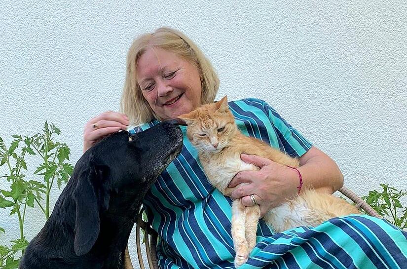 Winnie und Charly sind die Lieblinge von Elisabeth Müller. Natürlich hat sie ihre Vierbeiner auch in ihrer App „4Paws“ aufgenommen, damit keine Termine versäumt werden.