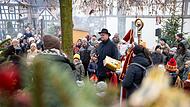 Für den besucherstärksten Moment sorgte der Besuch des Nikolaus.