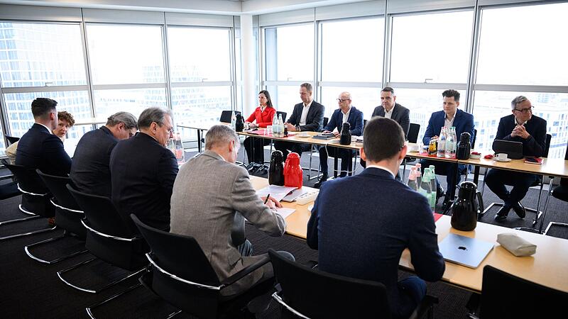 Auftakt Tarifverhandlungen Deutsche Bahn und GDL Auftakt Tarifverhandlungen Deutsche Bahn und GDL