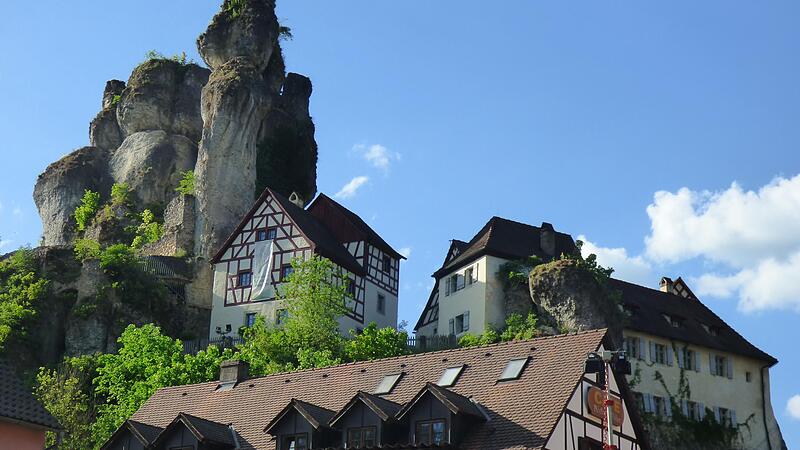 Blick auf das Fränkische-Schweiz-Museum von der B 470 ausForchheim & Fränkische Schweiz