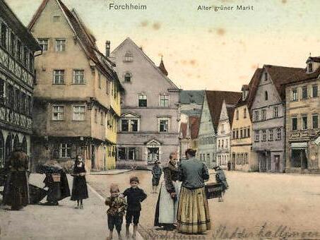 Der Einkauf am &bdquo;Gr&uuml;nen Markt&ldquo; in Forchheim war f&uuml;r Dienstm&auml;dchen eine g&uuml;nstige Gelegenheit sich auszutauschen. (Ansichtskarte).Forchheim & Fr&auml;nkische Schweiz