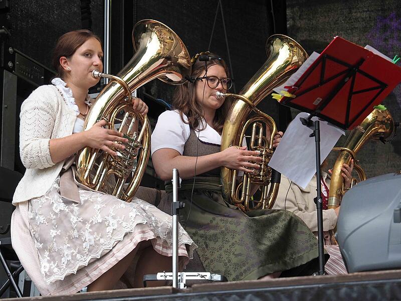 Stimmung beim Schlossplatzfest 2023 in Coburg