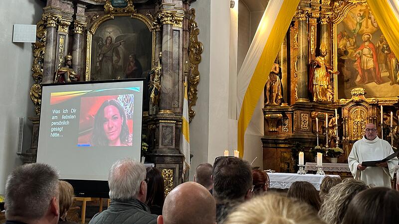 Trauerfeier f&uuml;r Sarah Knoblach