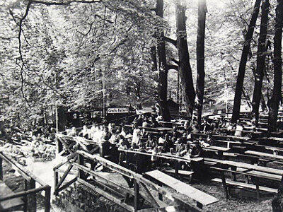 Die unteren Keller beim Annafest. Wann die historische Fotografie gemacht wurde, ist unklar.