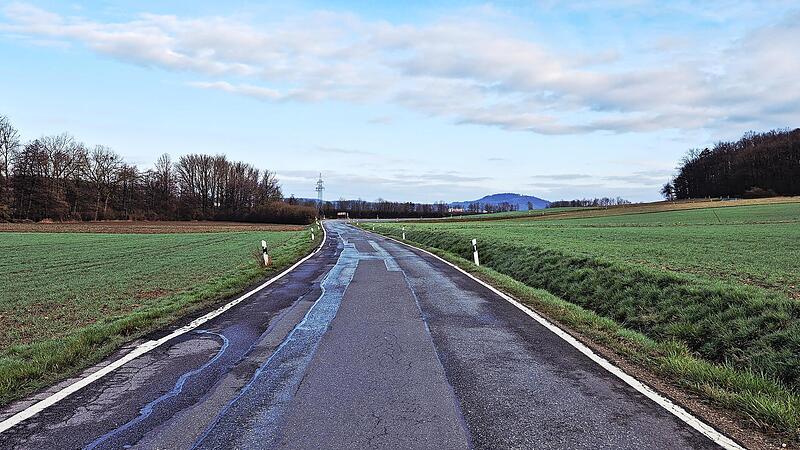 Wie geht es mit der &bdquo;alten&ldquo; Stra&szlig;e von Pr&auml;chting nach Ebensfeld weiter? Diese und noch einige andere Fragen beantwortete B&uuml;rgermeister Bernhard Storath in der B&uuml;rgerversammlung in Pr&auml;chting.