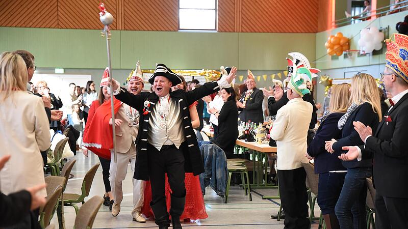 Oberfr&auml;nkisches Prinzentreffen in Heroldsbach: Fantasievoll gekleidete Regenten wurden herzlich begr&uuml;&szlig;t.Forchheim & Fr&auml;nkische Schweiz