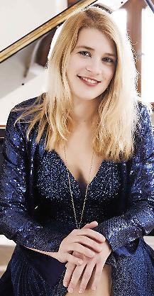 Victoria Pohl spielt Christmas-Jazz. Victoria Pohl spielt Christmas-Jazz.