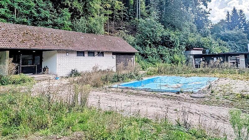 Vor dem Wiederaufbau des Egloffsteiner Freibads steht ein Abriss der alten Becken und Gebäude an, der in diesem Herbst beginnen soll.