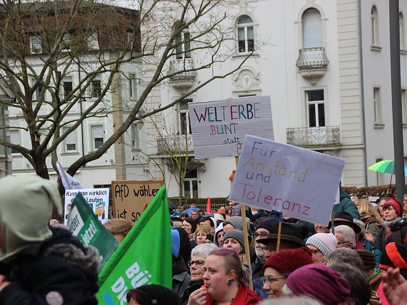 Demokratie Demo "Nie wieder ist jetzt in Bad KissingenDemokratie Demo "Nie wieder ist Jetzt" in Bad Kissingen