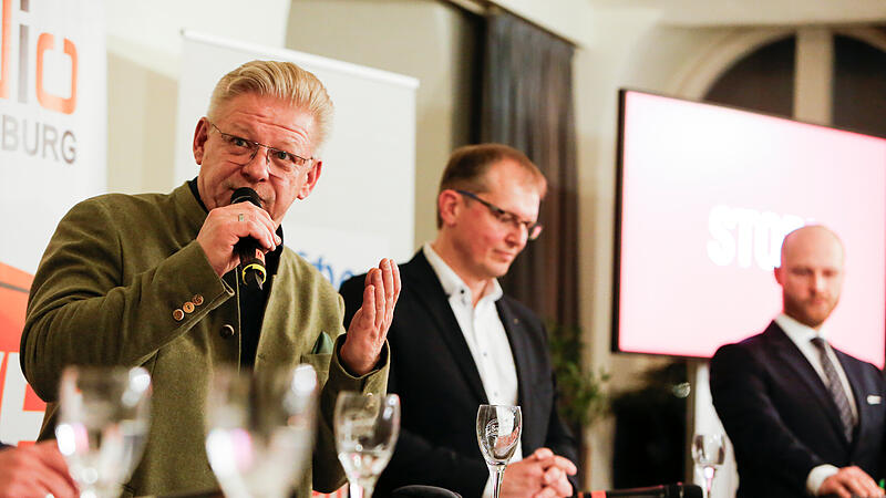 KU-OB-PodiumKU-OB-Podium