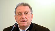 CSU-Bezirksräte reißen Brandmauer ein CSU-Bezirksräte reißen Brandmauer ein