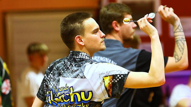 2000 Pfund Preisgeld erspielte sich Ricardo Pietreczko auf der PDC-Tour alleine am Samstag. 2000 Pfund Preisgeld erspielte sich Ricardo Pietreczko auf der PDC-Tour alleine am Samstag.