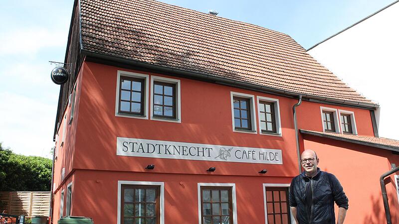 Am früheren „Irish Pub“ in Lichtenfels in der Stadtknechtsgasse hat es eine Veränderung gegeben. Ulrich Zillig möchte dort voraussichtlich schon im Juni gemeinsam mit seinem Team das neue Lokal „Stadtknecht & Café Hilde“ eröffnen.