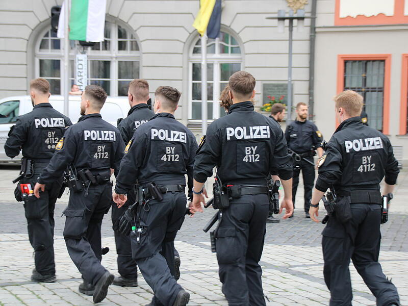 Einzug der PräsidierendenEinzug der Präsidierenden Einzug der Präsidierenden