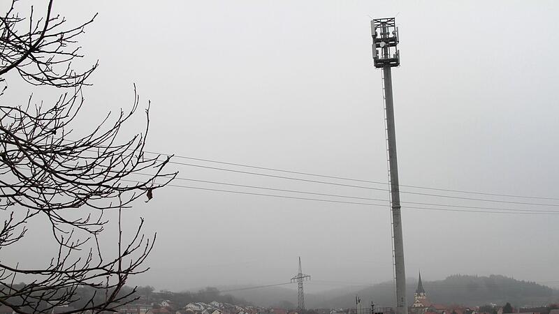 Vor Stettfeld steht dieser Funkmast. Einige Stettfelder Gemeinderäte wollten in der Sitzung Genaueres darüber wissen. Vor Stettfeld steht dieser Funkmast. Einige Stettfelder Gemeinderäte wollten in der Sitzung Genaueres darüber wissen.