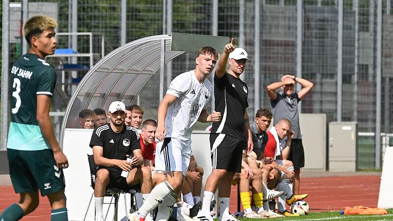 Jetzt darf nichts mehr schiefgehen in der Bayernliga. FC-Coburg-Trainer Carl-Philipp Schiebel fordert vor dem Spiel gegen den SV Fortuna Regensburg: „Vollgas geben!“