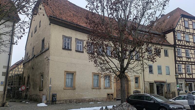 Die &bdquo;Schweiz&ldquo; ist das Geb&auml;ude am Marktplatz 11, wegen dem die Finstere Gasse seit Monaten gesperrt ist.