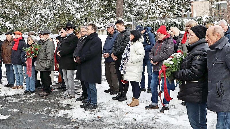 Rund 30 Teilnehmer waren zu der Gedenkfeier auf dem Hauptfriedhof gekommen.