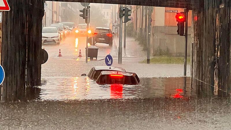 Erneut musste die Feuerwehr Menschen retten, die sich an der Geisfelder Unterf&uuml;hrung festgefahren hatten.