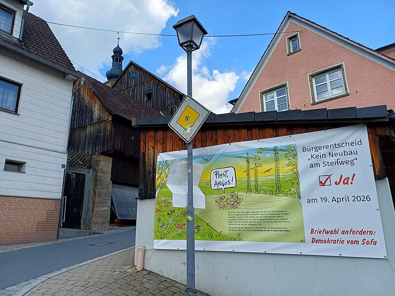 In ganz Trebgast h&auml;ngen Plakate: Jetzt steht die Entscheidung an.