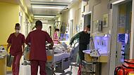 Die Auslastung der Krankenhäuser in Bayern ist maßgeblich für weitere Corona-Schutzmaßnahmen.