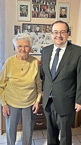 Maria Linz mit B&uuml;rgermeister Thomas S&ouml;der.