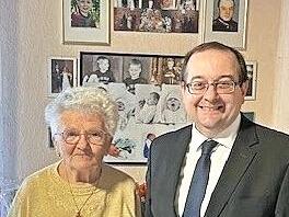 Maria Linz mit B&uuml;rgermeister Thomas S&ouml;der.