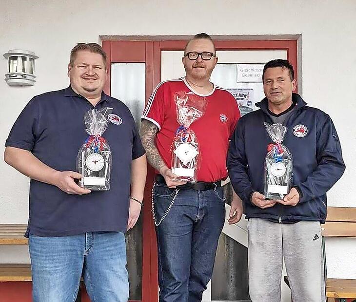 Die Geehrten des Bayern Fanclub Rodachgrund (von links): Stefan Schramm, Frank Neder und Thomas Bauer.