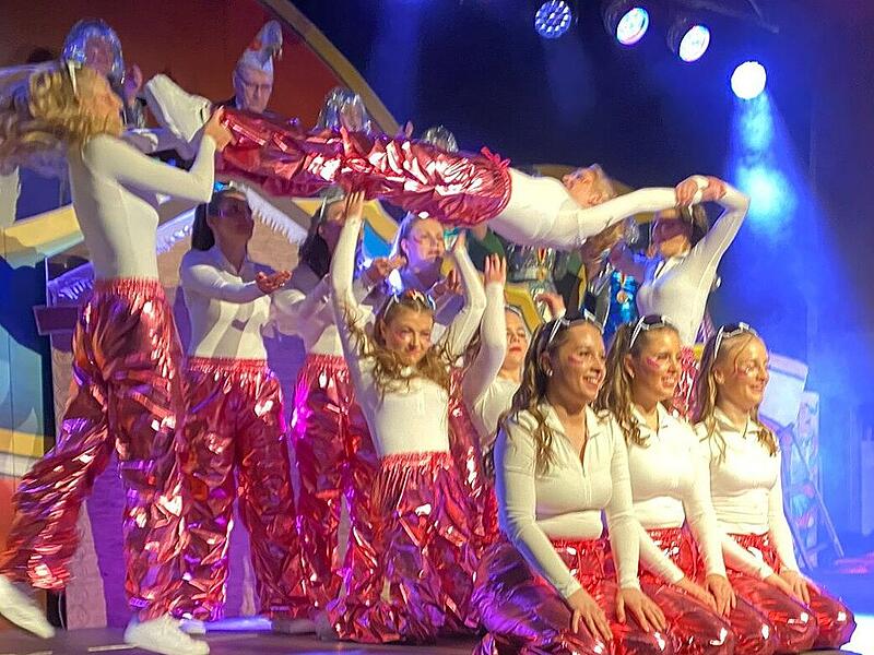 Dancing Devils Apres Ski