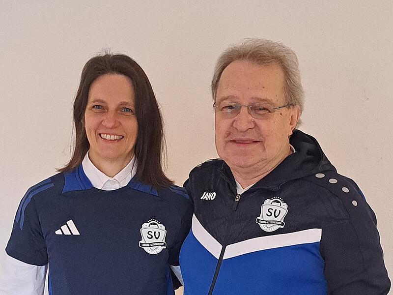 Die Ketschendorfer U15-Trainerin Sara Bauer-Oertel und Mannschaftsbetreuer Michael Eckelt Die Ketschendorfer U15-Trainerin Sara Bauer-Oertel und Mannschaftsbetreuer Michael Eckelt