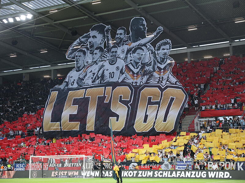 Die deutschen Fans freuen sich offensichtlich schon auf die WM. Beim Spiel in Mainz war nicht alles im TV zu sehen. Die deutschen Fans freuen sich offensichtlich schon auf die WM. Beim Spiel in Mainz war nicht alles im TV zu sehen.